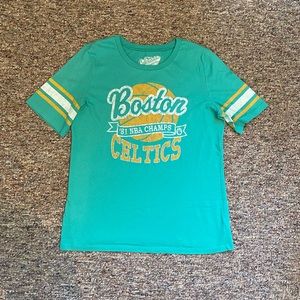 OLD NAVY BOSTON CELTICS SHIRT